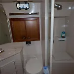 Yaku Wayra Charter Ботель *