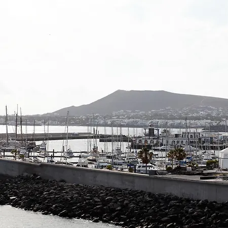 Yaku Wayra Charter Botel