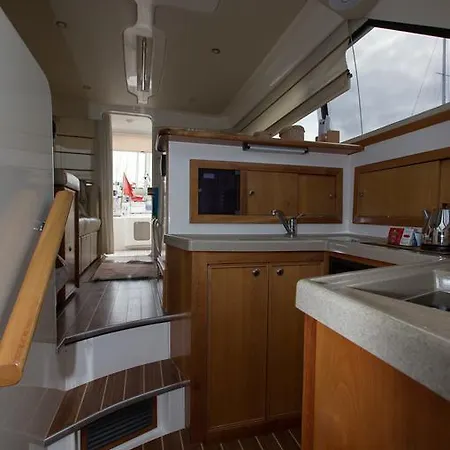 Hotel en barco Yaku Wayra Charter