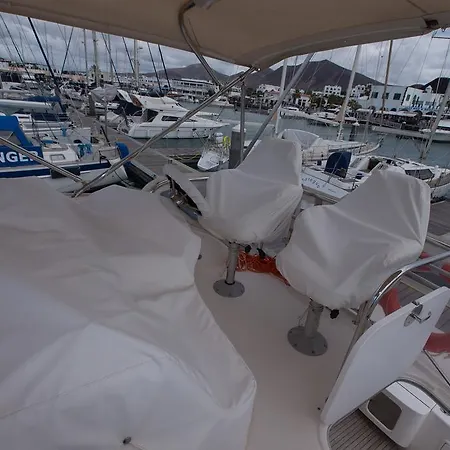 Hotel en barco Yaku Wayra Charter