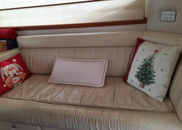 Yaku Wayra Charter ספינת מלון *