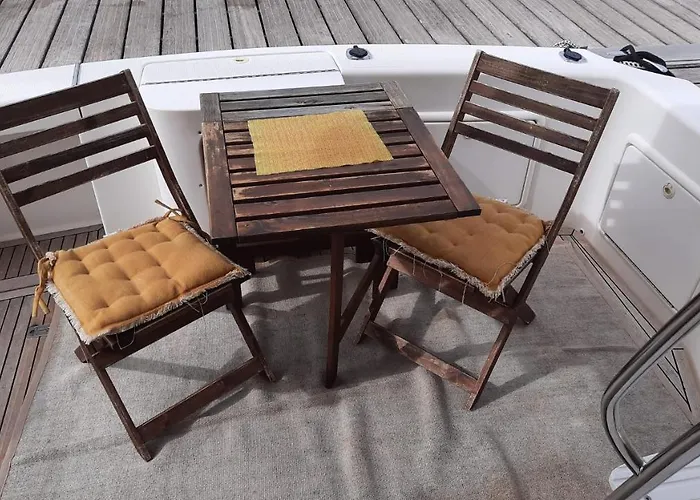 Yaku Wayra Charter ספינת מלון *