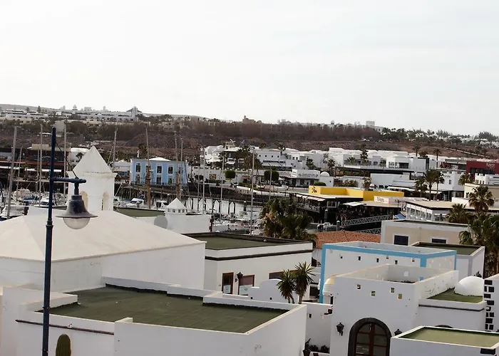 ספינת מלון Yaku Wayra Charter *