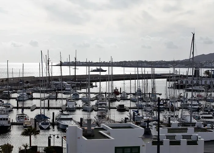 Yaku Wayra Charter ספינת מלון